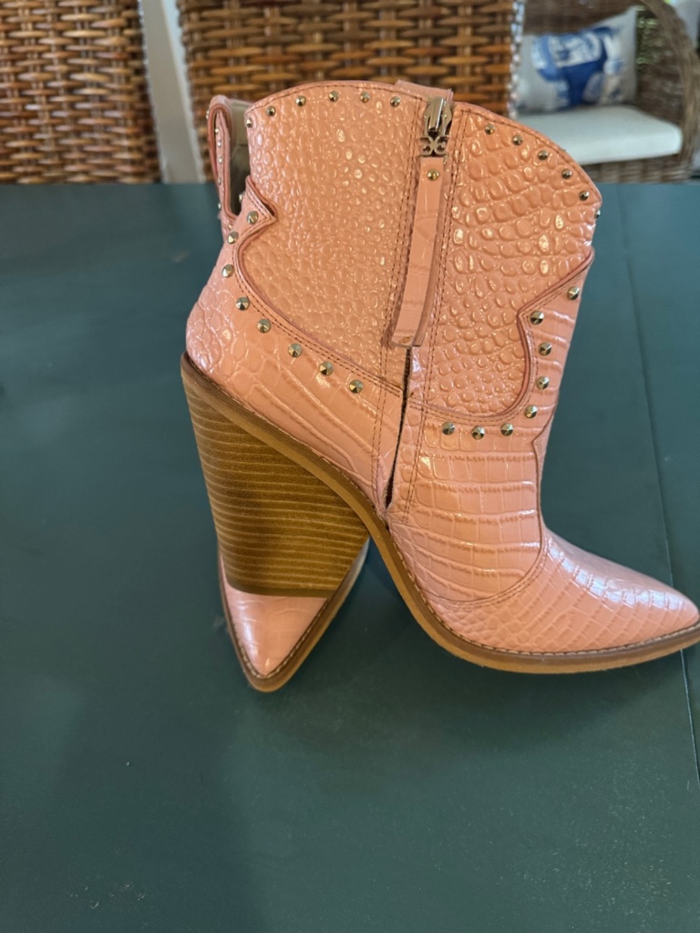 Sam Edelman women’s baby pink Croc-Texture Pointed Heel Booties NWOT. 9.5